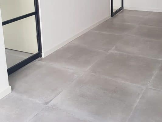 Betonlook Tegels in Woonkamer