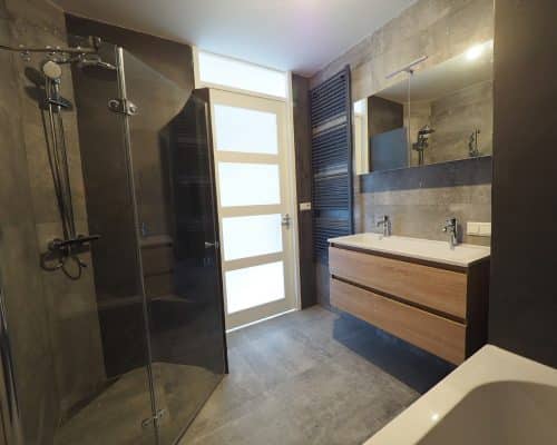 Grijze Betonlook Tegels Badkamer met Beton Ciré Wanden