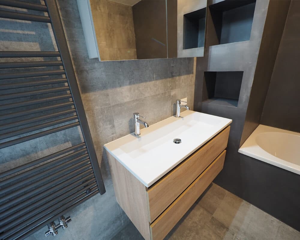 Grijze Betonlook Tegels Badkamer met Beton Ciré Wanden