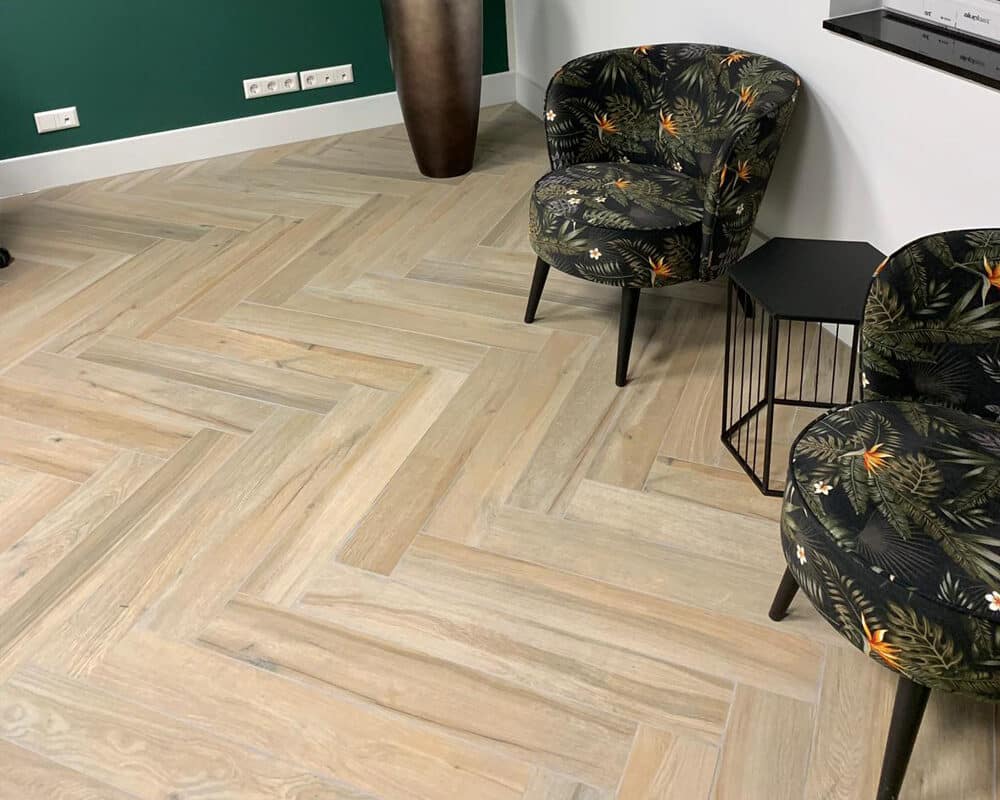 Visgraat Houtlook Tegels in Kantoorpand