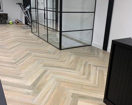 Visgraat Houtlook Tegels in Kantoorpand