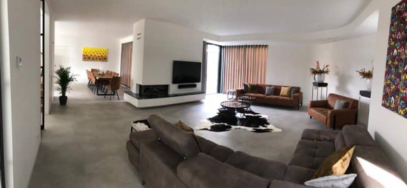 Woonkamer met 90x90 Tijdloze Tegels