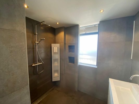 Metallook Tegels in de Badkamer