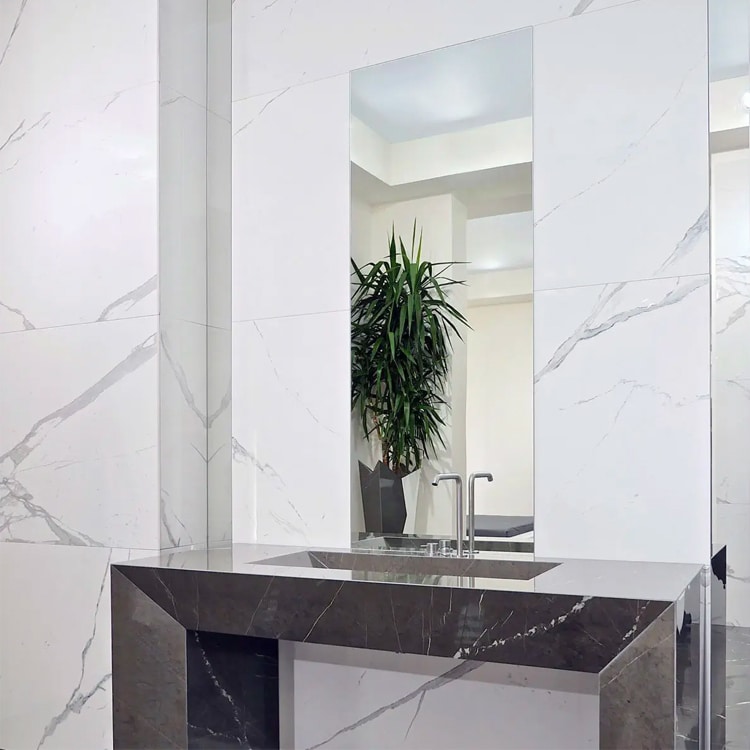 Marmerlook Tegels 120x120 - MMKR Statuario Grigio Lux Sfeer