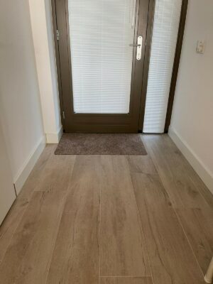 Licht Eiken Keramisch Parket 200x26 cm in de hal