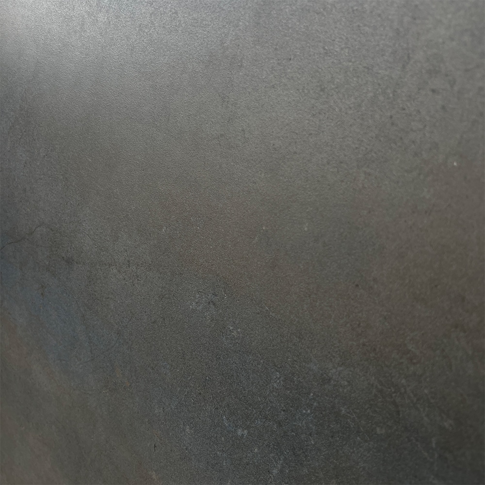 Metallook Tegel 60×60 Tijdloos Donkerbruin Industrial Grafito Closeup