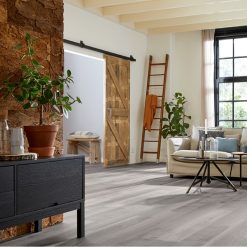 Alternative view of PVC - mFLOR Broad Leaf Grey Sycamore 121,92x18,42 Grijs