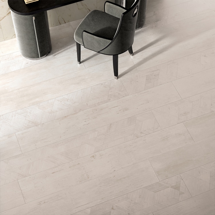 Versace Ceramics - Eterno White Wit 26,5x180 Houtlook Versace Tegels Sfeer