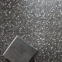 Terrazzo Tegels 18,6x18,6 - Confetti Zwart Grijs Sfeer