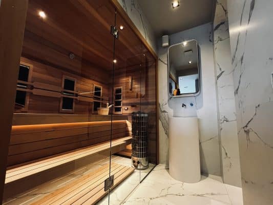 Marmerlook tegels badkamer