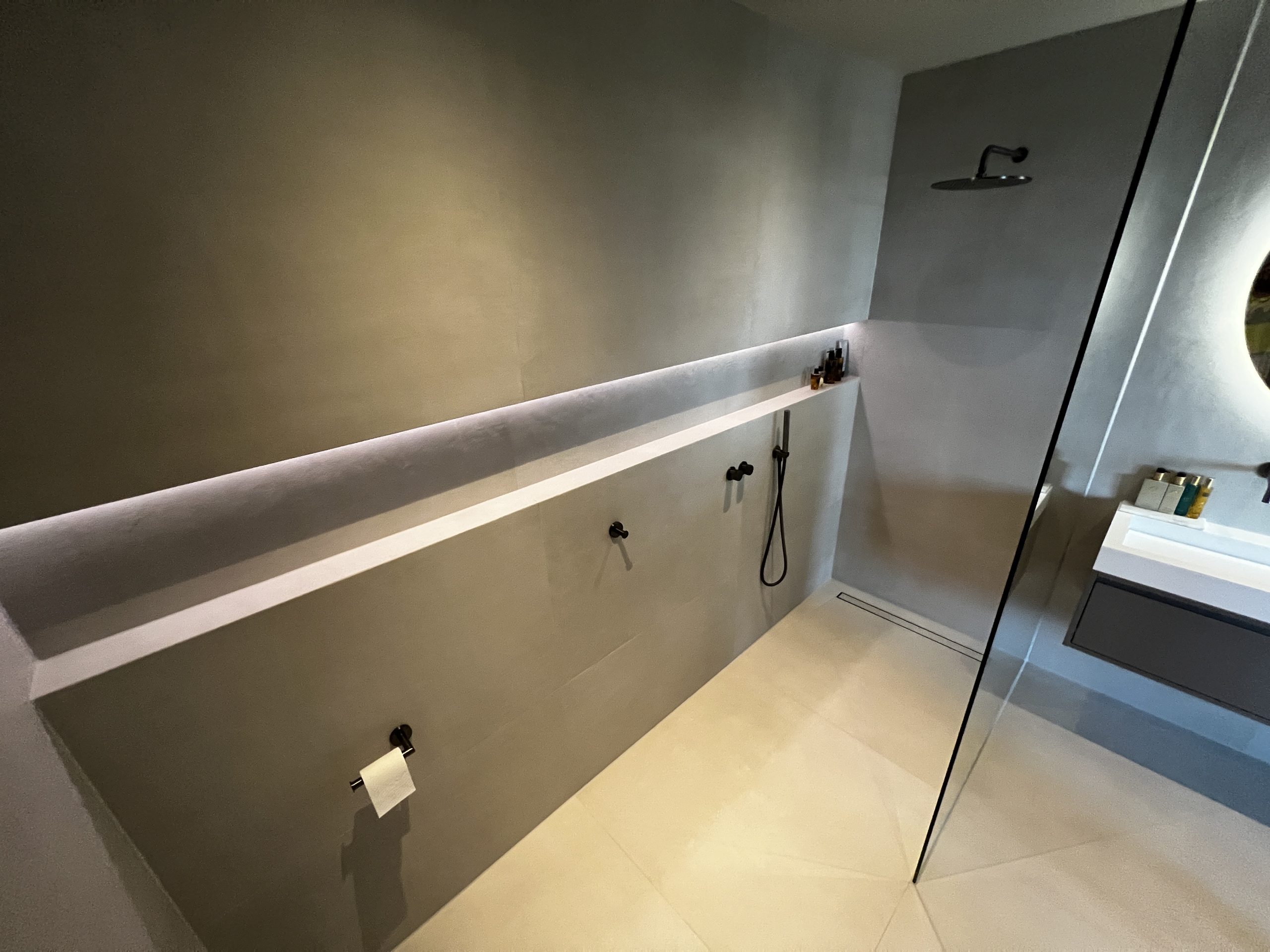 Badkamer tegels betonlook