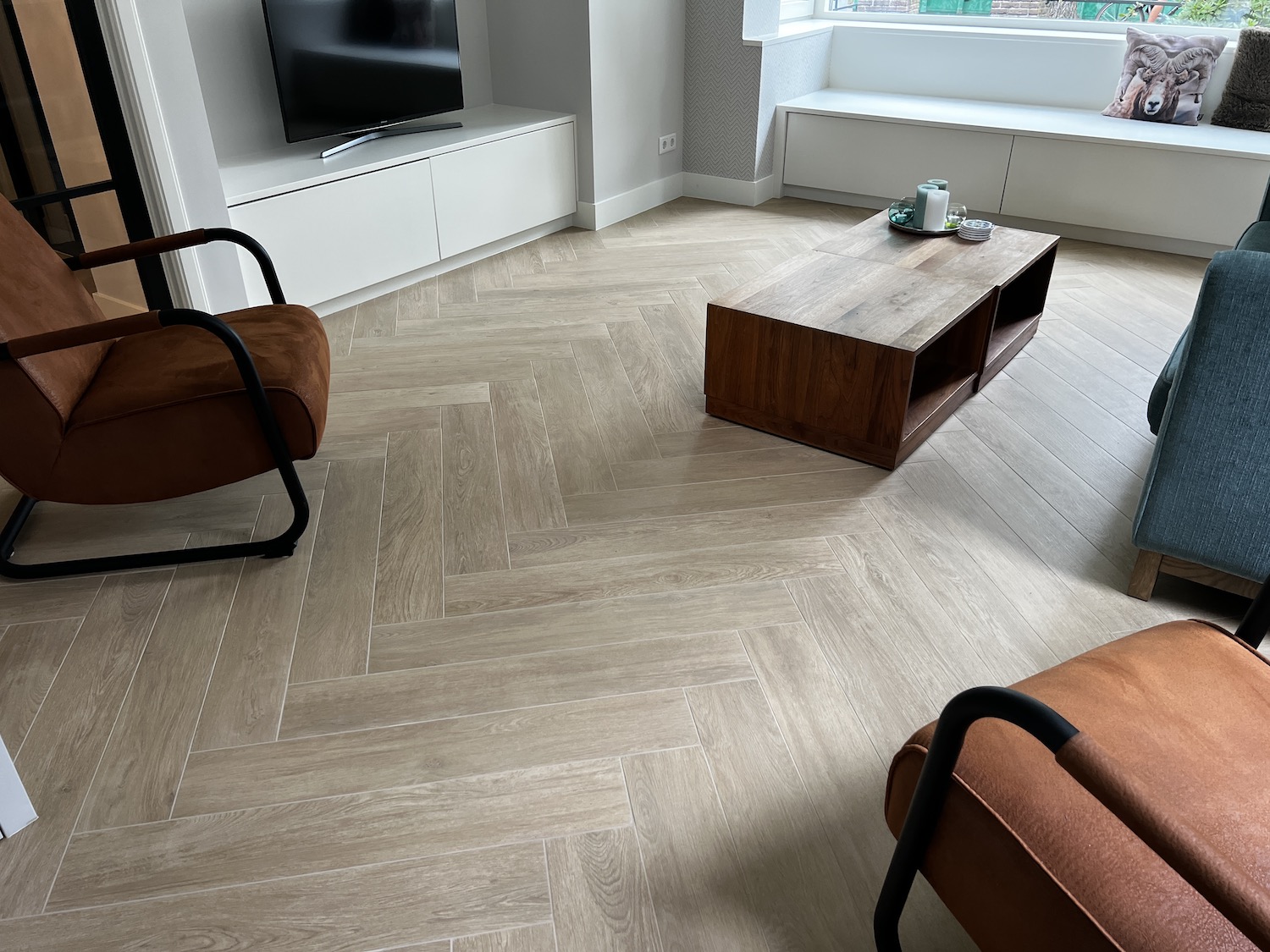 Woonkamer Houtlook Visgraat Tegels