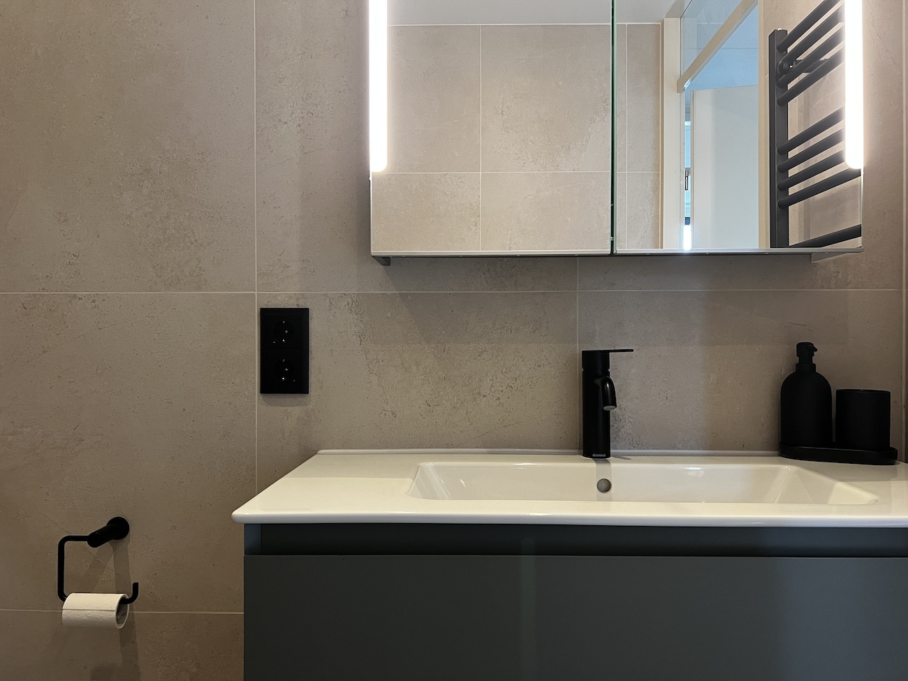 Badkamer porto rotondo creme keramische tegels