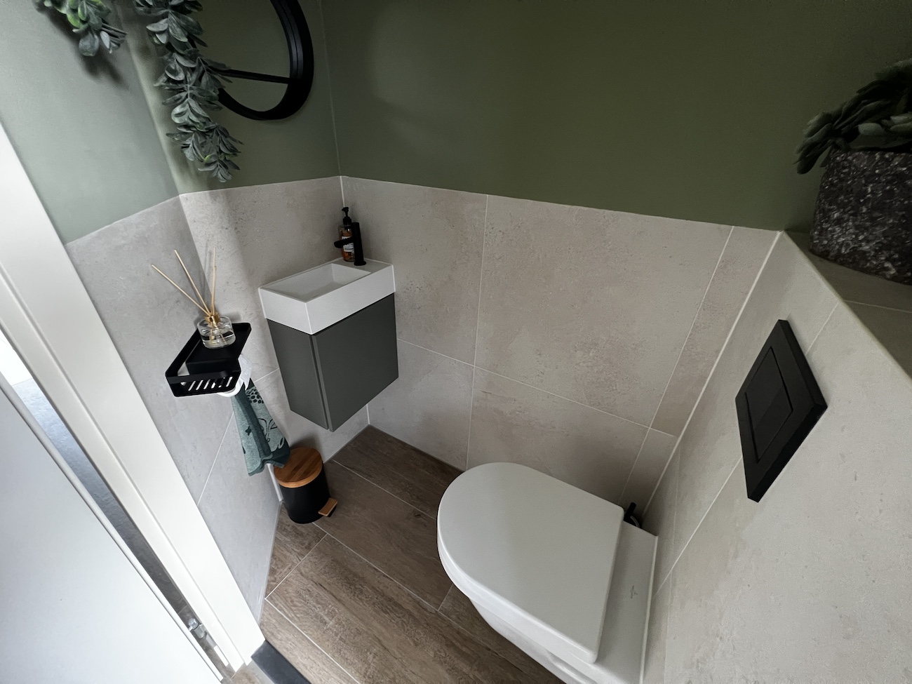 Toilet tegels houtlook keramisch parket