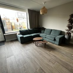 Woonkamer houtlook tegels