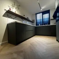 Keuken Belakos visgraat pvc vloer