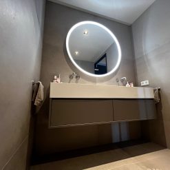 Betonlook tegels badkamer sanitair