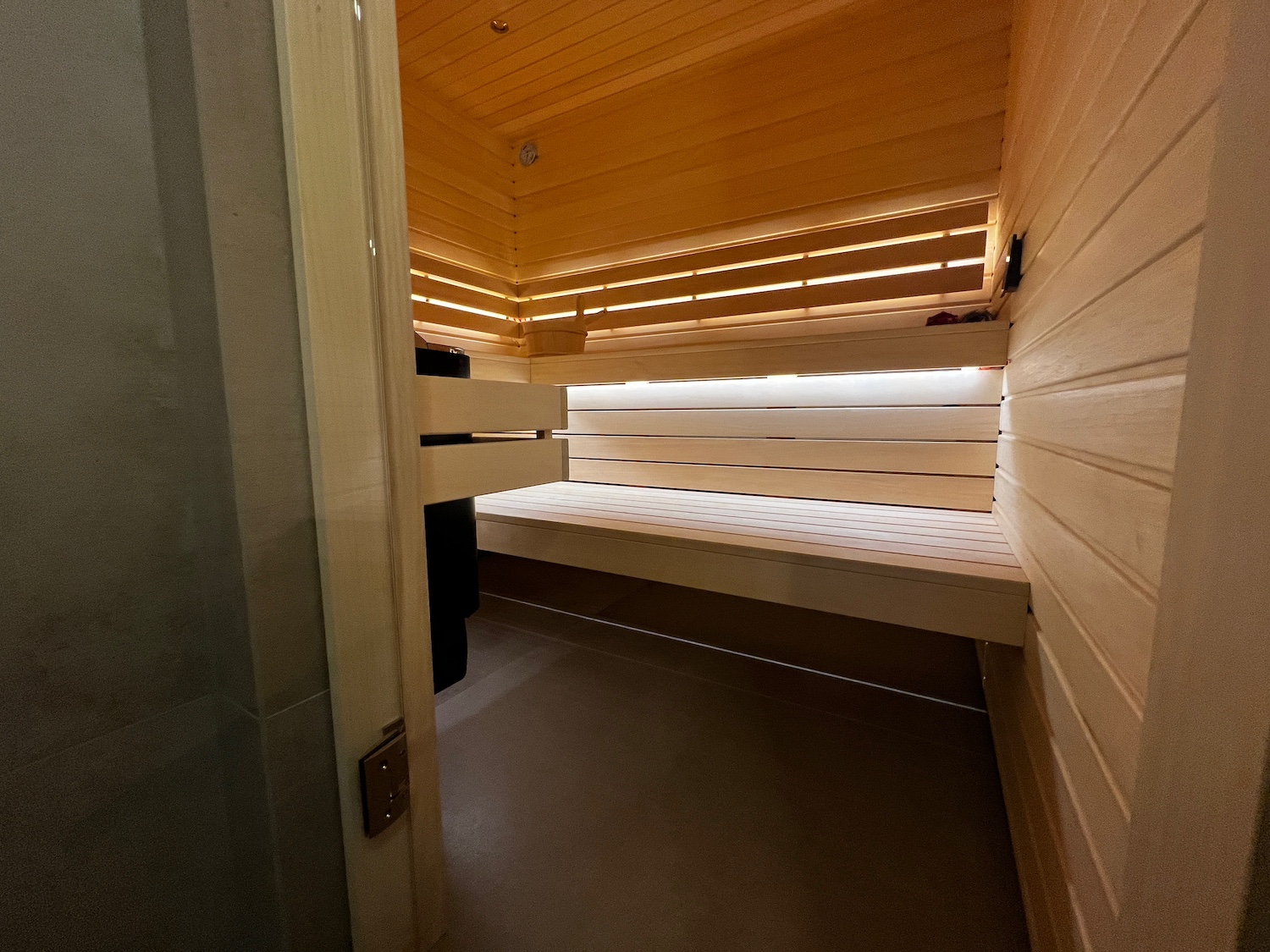 Sauna keramische tegels betonlook