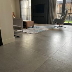 Woonkamer betonlook tegels 120x120