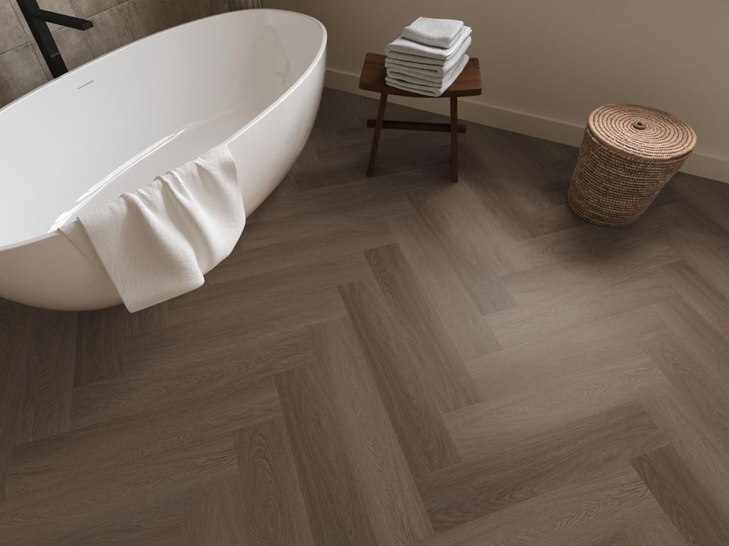 Plak-pvc donkerbruin eiken visgraat in een interieur, sfeerfoto 5