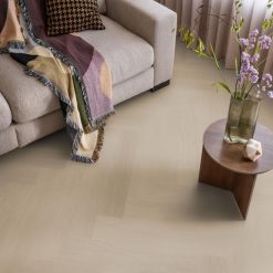 Plak-pvc licht eiken visgraat in een interieur, sfeerfoto 4