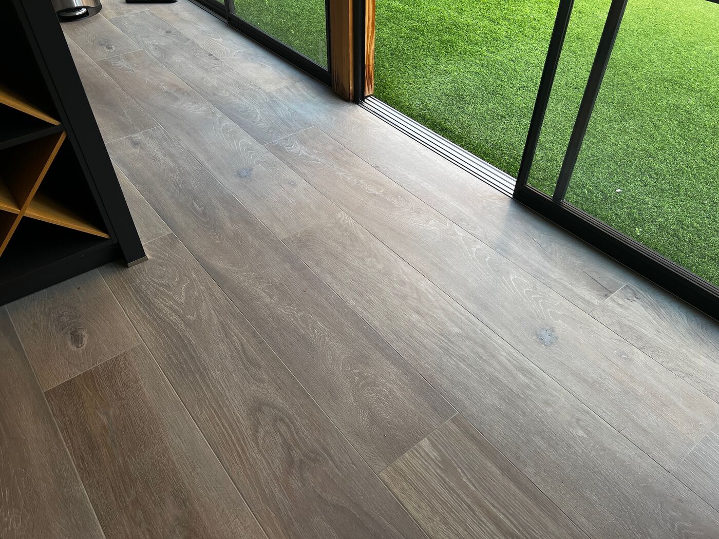 Houtlook tegels tot aan de tuin